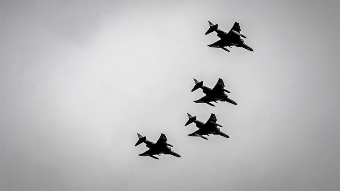 Ηράκλειο: Αεροπορική επίδειξη με F16 για την εορτή του Προστάτη της Πολεμικής Αεροπορίας