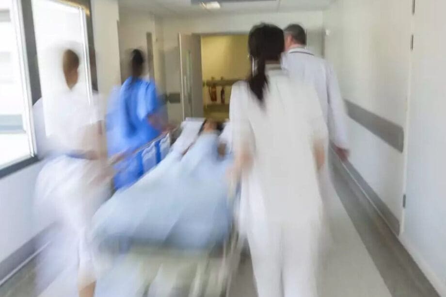 νοσοκομείο επείγοντα περιστατικά τραυματιοφορείς ασθενής