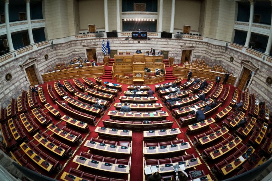 Έντονη αντιπαράθεση της κυβέρνησης και των κομμάτων της αντιπολίτευσης
