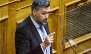 Δύσκολες ώρες για τον Γιάννη Καλλιάνο – Απέβαλε η σύζυγός του