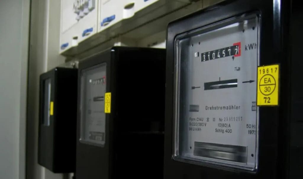 ΔΕΔΔΗΕ ρεύμα ρολόι kWh τιμολόγια κατανάλωση