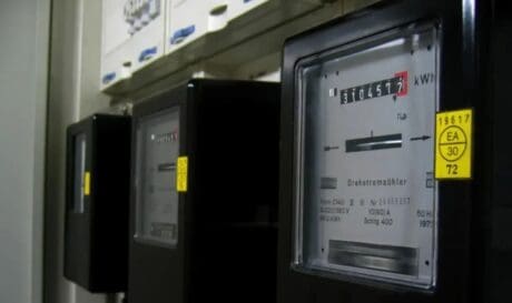 ΔΕΔΔΗΕ ρεύμα ρολόι kWh τιμολόγια κατανάλωση