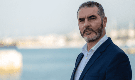 Μανόλης Χνάρης