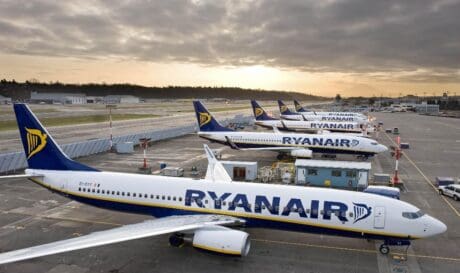 ryanair στόλος αεροδρόμιο