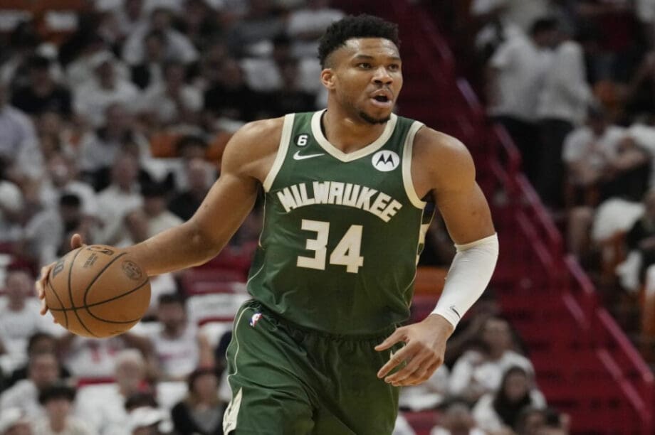 Αντετοκούνμπο Μπάσκετ NBA