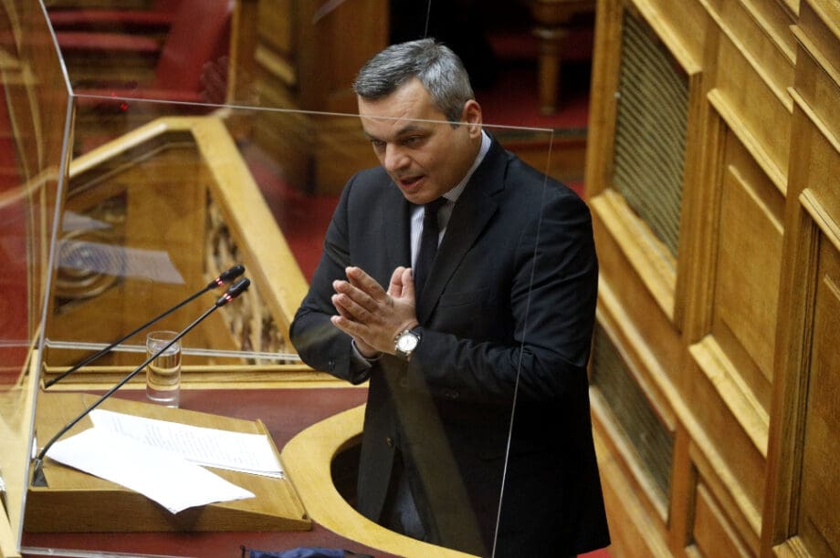 Χάρης Μαμουλάκης