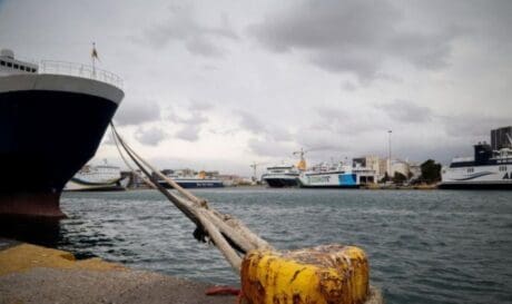 απαγορευση απόπλου πλοία λιμάνια δεμένα άνεμοι καιρός