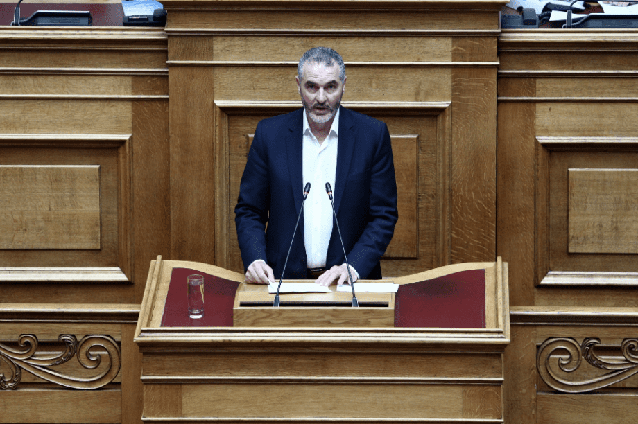 Μανόλης Χνάρης