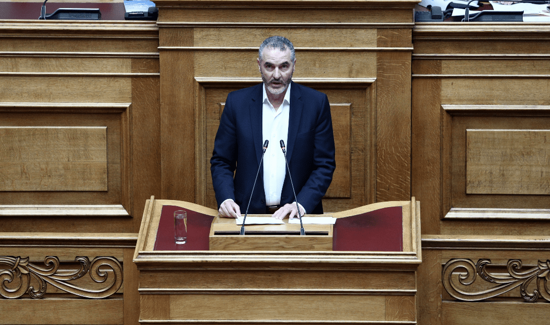 Μανόλης Χνάρης