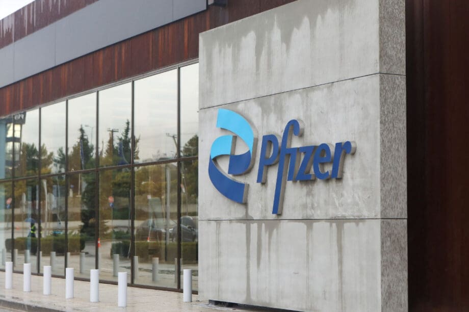 Pfizer συμφωνία αντικαρκινικά φάρμακα