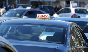 Συνελήφθησαν 4 οδηγοί ταξί που εισέπραξαν υπερβολικό κόμιστρο από επιβάτες