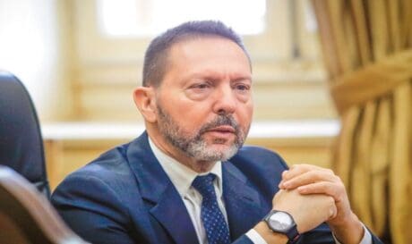 Γιάννης Στουρνάρας