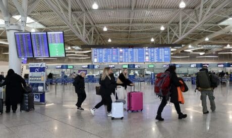 Αεροδρόμιο Ελ. Βενιζέλος κόσμος επιβατική κίνηση τουρισμός αφίξεις