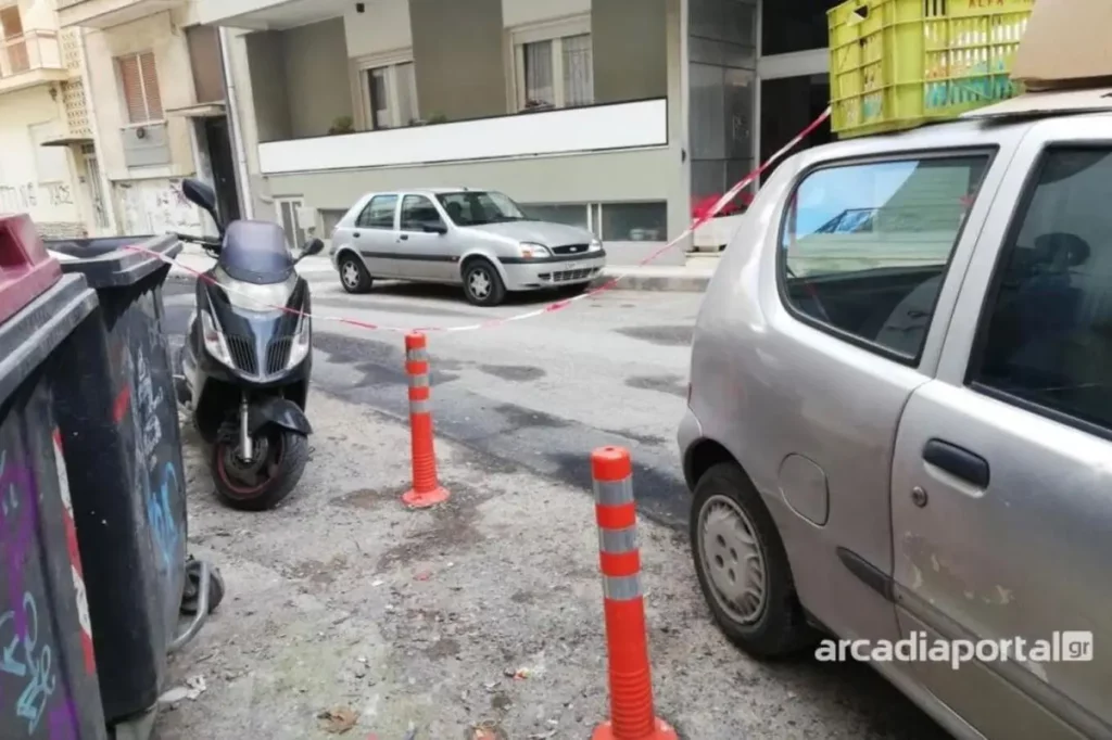 Παράνομο παρκάρισμα καφάσι κούτες κολωνάκια