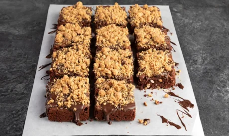 Brownies με σοκολάτα και crumble αμυγδάλου