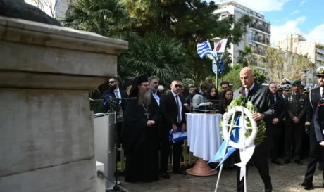 Νίκος Δένδιας