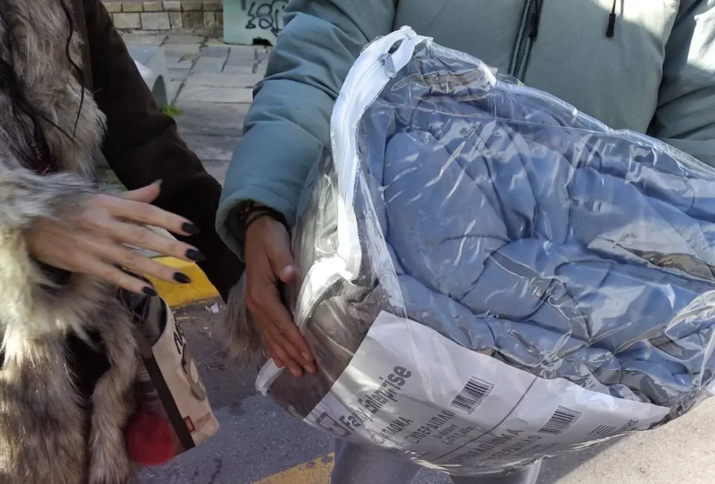 είδη πρώτης ανάγλης άστεγοι