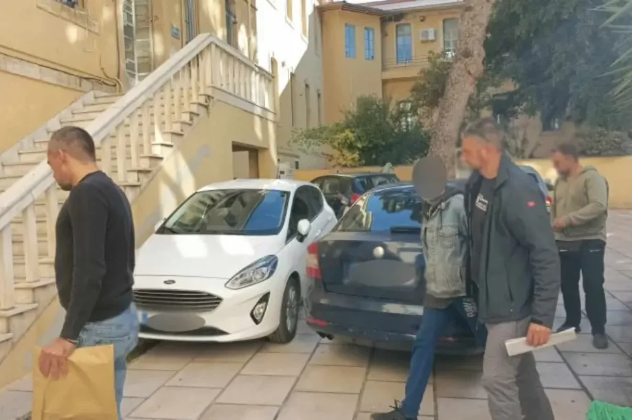 προφυλάκιση έκρηξη αυτοκινήτου αστυνομικός