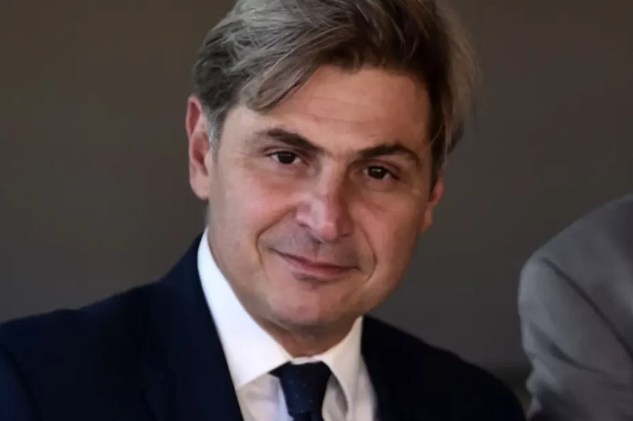 Νικόλας Φαραντούρης