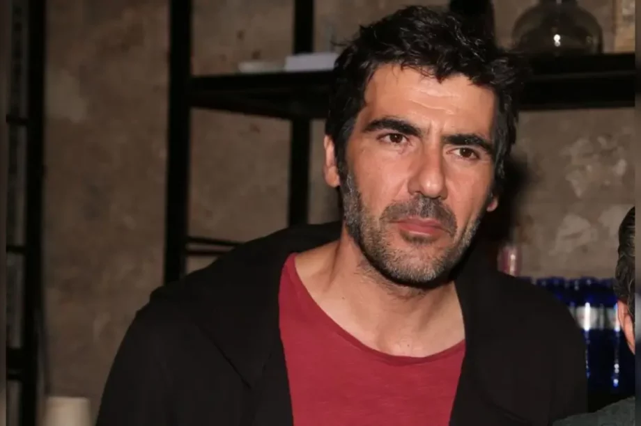 Αντώνης Καρυστινός