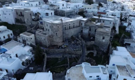 Το Υπουργείο Πολιτισμού προχωρεί στην ίδρυση του Κέντρου Μελέτης του Κυκλαδικού Πολιτισμού ως προσάρτημα του Μουσείου Κυκλαδικού Πολιτισμού, στη Νάξο, η κατασκευή και η έκθεση του οποίου ολοκληρώνεται το 2026.