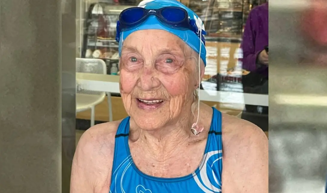 99χρονη κολυμβήτρια
