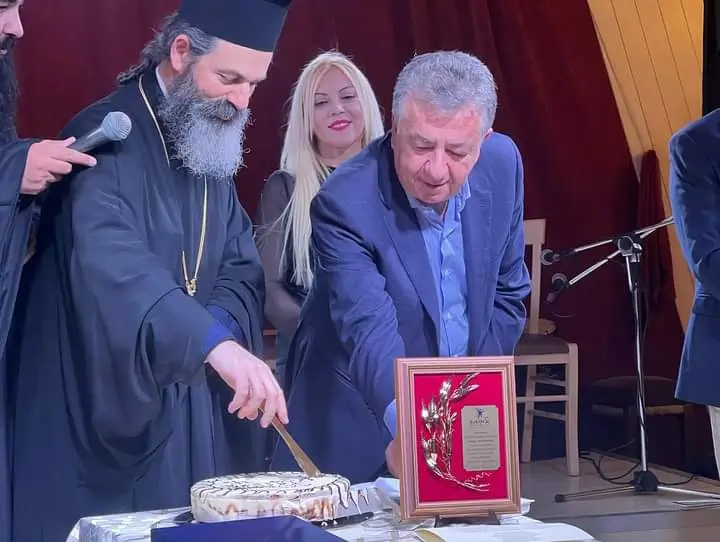 κοπή πίτας ΚΟΙΠΟΔΙΝ