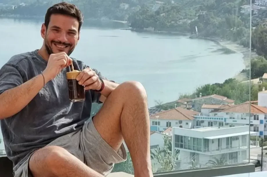 Κώστας Τσούρος