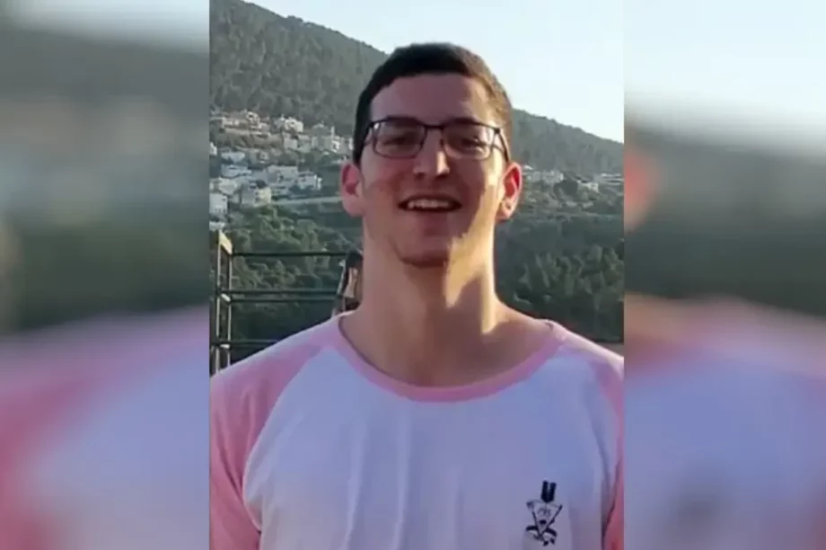 στρατιώτης