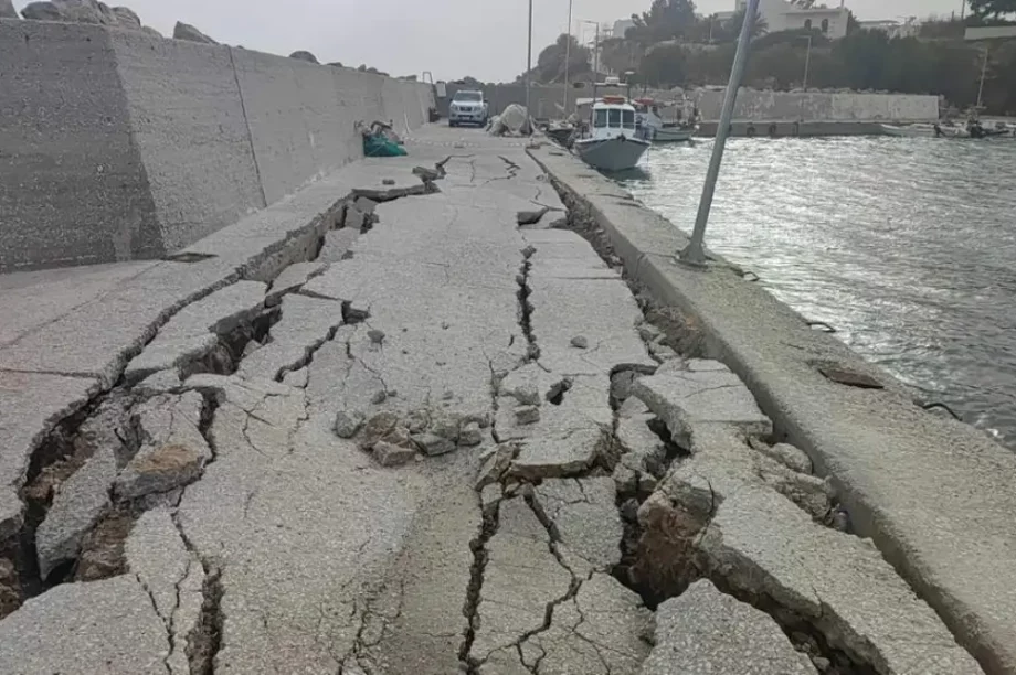 Μακρυ Γιαλός Λιμάνι ζημιές