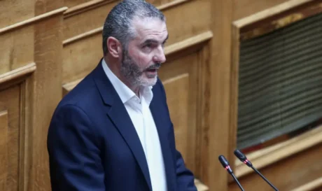 Μανόλης Χνάρης