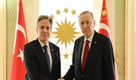 Ο Αμερικανός υπουργός Εξωτερικών Άντονι Μπλίνκεν και ο Τούρκος Πρόεδρος Ρετζέπ Ταγίπ Ερντογάν.