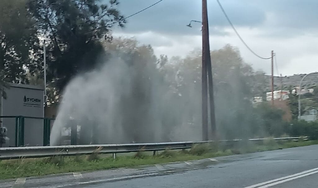 νερό δρόμος Παλαιόκαστρο 