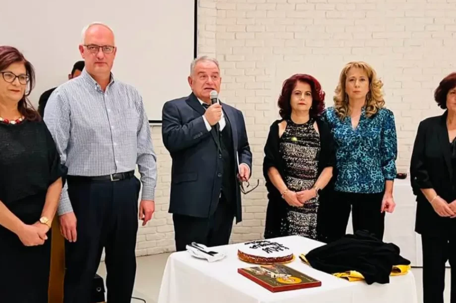 Οι ιδιοκτήτες κέντρων ξένων Γλωσσών Palso Ν. Ηρακλείου έκοψαν βασιλόπιτα
