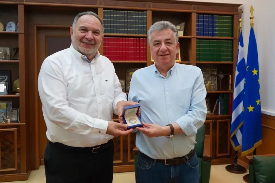 Αρναουτάκης Κουράκης