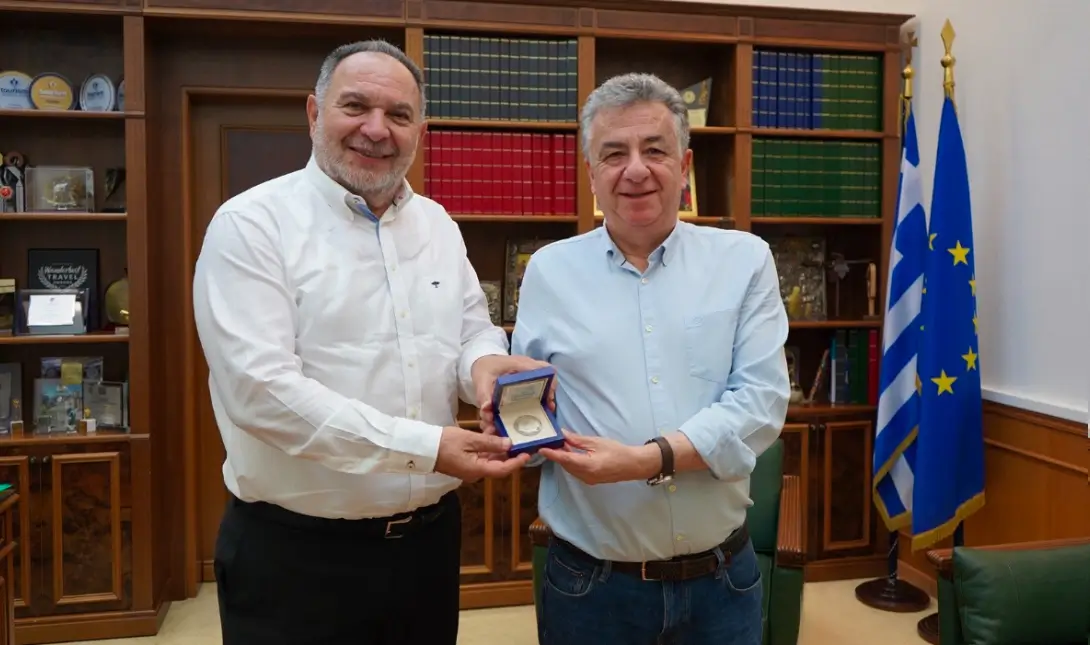 Αρναουτάκης Κουράκης