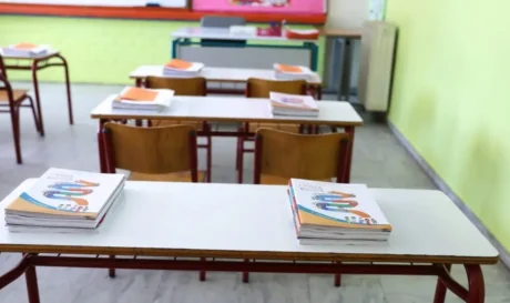 σχολείο αίθουσα θρανία