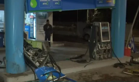 Βενζινάδικο-Βούλα