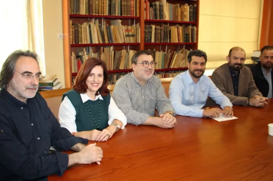 βιβλιοθήκη Χανιά