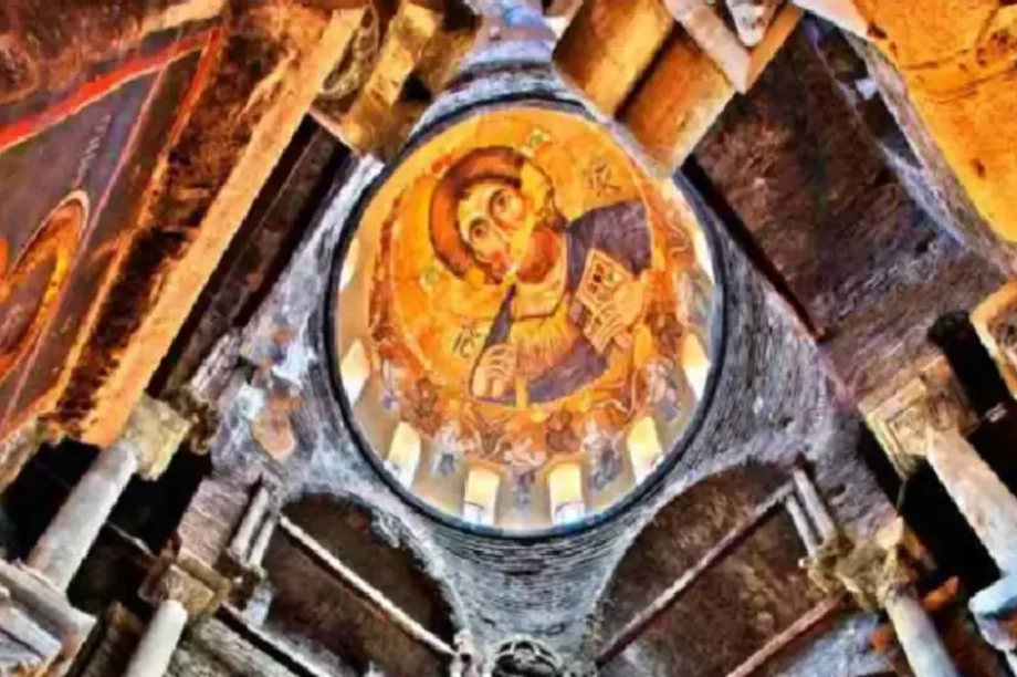 Βυζαντινό μνημείο Παναγία Παρηγορίτισα