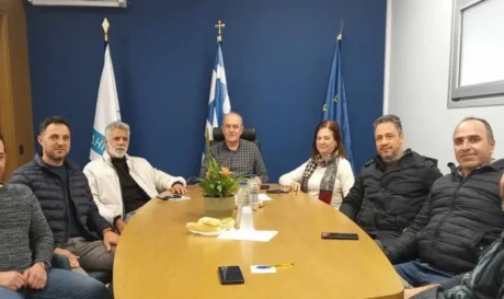 Ο Δήμαρχος Ιεράπετρας συναντήθηκε με τους εργαζομένους ραδιοταξί