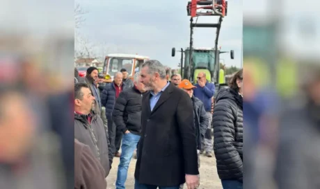 Μανόλης Χνάρης