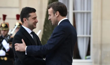 Εμανουέλ Μακρόν και Βολοντίμιρ Ζελένσκι