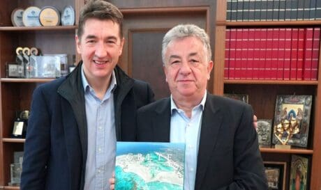 Ο Πρέσβης της Σερβίας επισκέφθηκε τον Σταύρο Αρναουτάκη