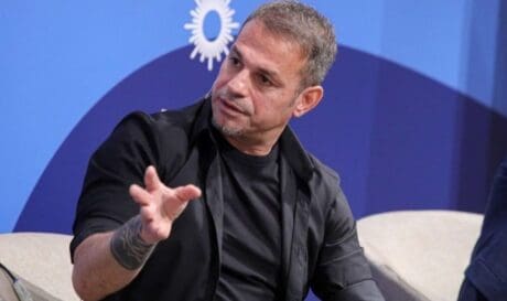 Ντέμης Νικολαϊδης