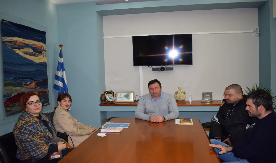 Δήμαρχος Αγίου Νικολάου εκπροσωποι το Χαμόγελο του παιδιού