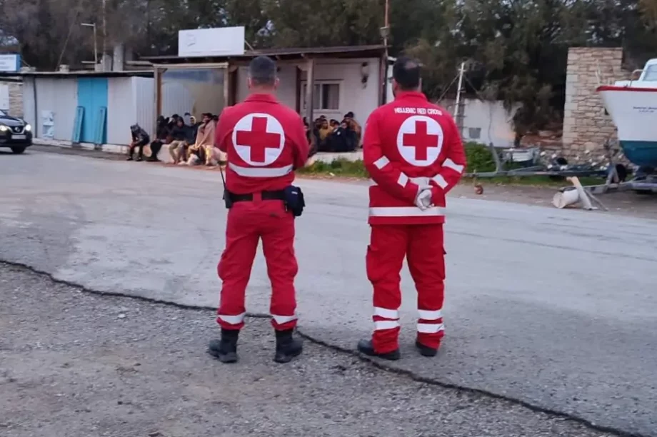 εθελοντές του Ερυθρού Σταυρού