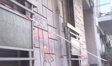 Εξάρχεια γυναίκα αυτοκτονία σύζυγος