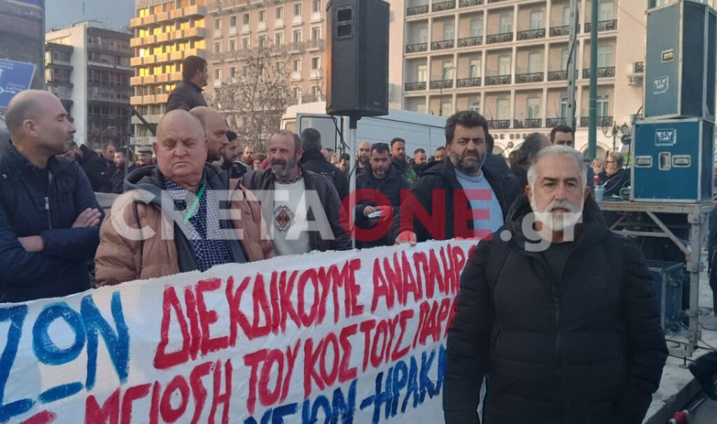 Μανώλης Καρκαβάτσος