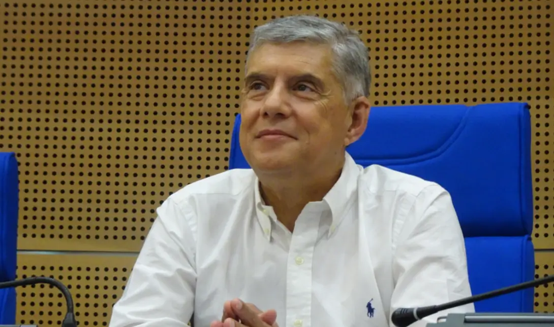 Κώστας Αγοραστός